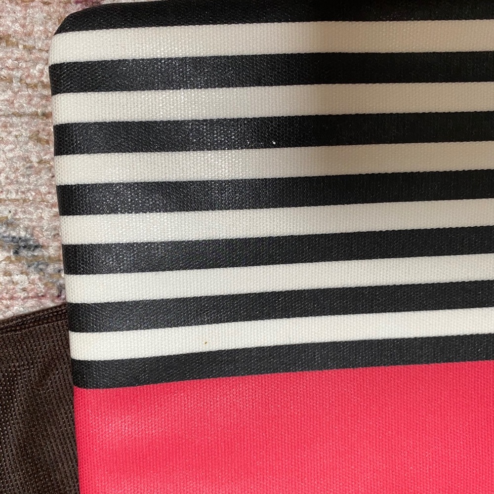 Kate Spade pouch - Picture 3 of 4